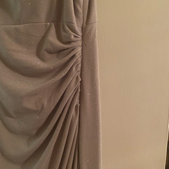 Full length one shoulder evening dress - Picture 3 of 4